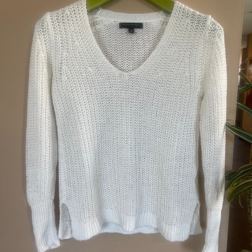 SOLD!!  Banana Republic White Summer Sweater Sz.S EUC